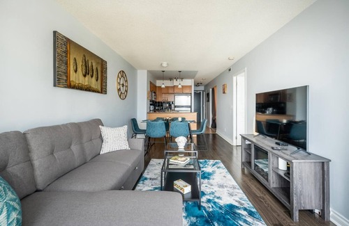Downtown Toronto Condo | GLOBALSTAY. 1 Bedroom & Den Condo in the Heart of DT Toronto