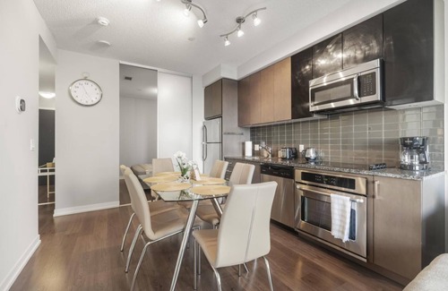 Mount Pleasant West Condo | GLOBALSTAY. 2 Bedroom Deluxe Apartment w Balcony