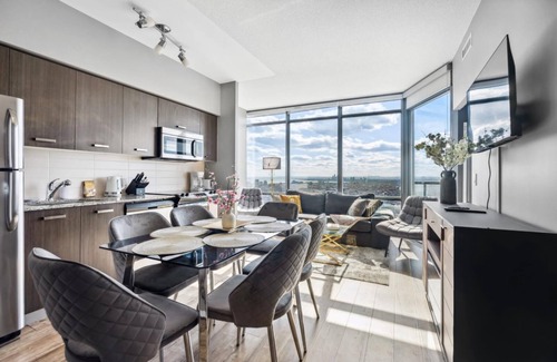 Bay Cloverhill Condo | GLOBALSTAY. 3 BR Enchanting Panoramas Lake Ontario