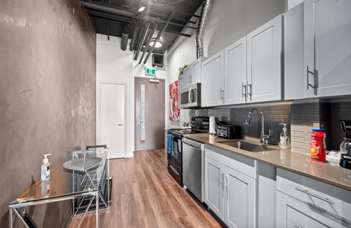 York University Heights Apartment | GLOBALSTAY Bright 1 Bedroom Suite steps to Finch West Metro