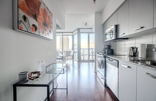 Bay Cloverhill Hotel | GLOBALSTAY. Burano Condos in Downtown Toronto