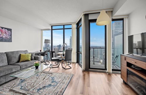 Bay Cloverhill Hotel | GLOBALSTAY. Burano Condos in Downtown Toronto