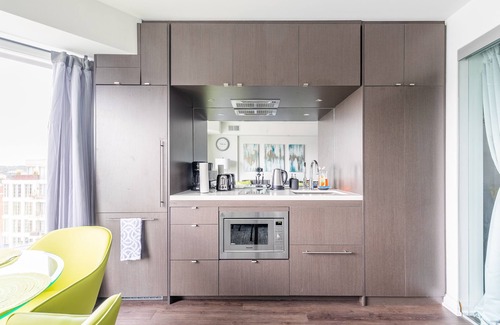 Bloor-Yorkville Condo | GLOBALSTAY. Forest 1bd+den in Yorkville 10 Floor