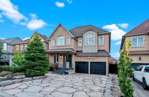 Vaughan Villa | GLOBALSTAY Luxury 4-Bedroom House near Wonderland with Free Parking