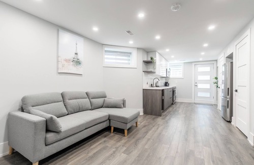 Little Italy Apartment | GLOBALSTAY Modern Basement In DT Toronto