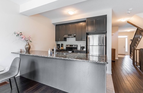 Stoney Creek Apartment | GLOBALSTAY. Modern Townhomes on Lake Ontario