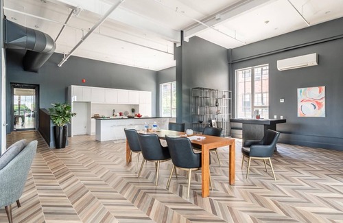 Kirkendall North Apartment | GLOBALSTAY Rosebud 2Br Loft Free Parking Gym