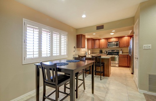 Paradise Valley Village Condo | Globe Trotter's Getaway