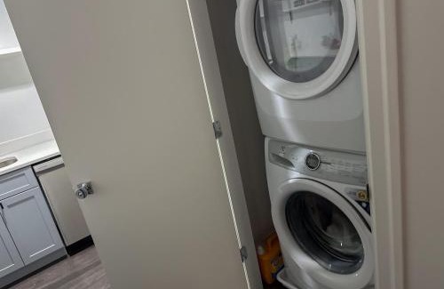 Downtown Baltimore Apartment | Glorestays