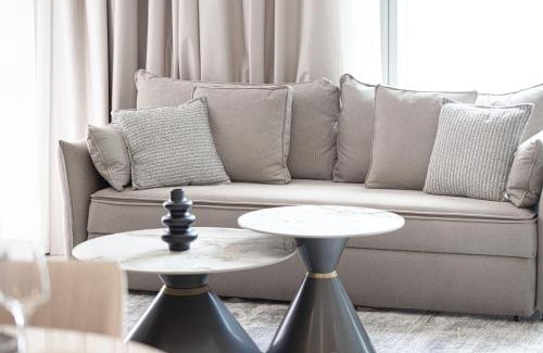 Bur Dubai Apartment | Glorious Burj Khalifa and Fountain views