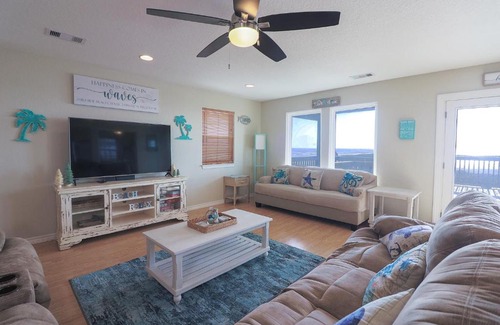 Freeport House | Glorious Home with Private Boardwalk Amazing Beach Views