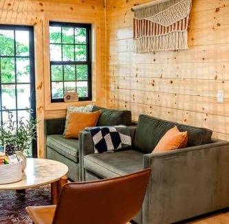 Town of Torrey House | Glorious Tree House with Fire Pit and Hot-tub in Penn Yan, New York
