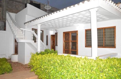 Lome House | Gloryphil House