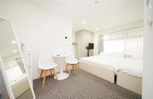 Minamikoiwa Apartment | GLOU Koiwa Tokyo - Economic APT in a Japanese Local Shopping Street, with Direct Access to Shinjuku & Akihabara
