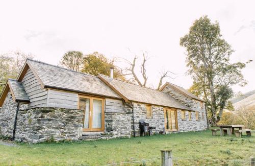 Bala House | Glyn Mawr Barn