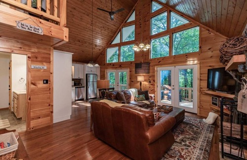 Deep Gap Cabin | Gnome Away From Home*FP*BBQ Grill*Hiking*Pets OK