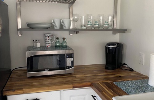 Venice House | Go Glamping on the Myakka River. Close to Venice Beach and Siesta Key