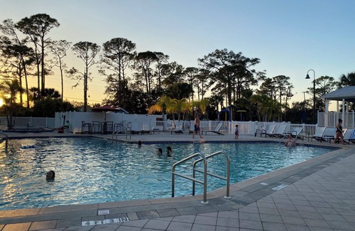 Venice House | Go Glamping on the Myakka River. Close to Venice Beach and Siesta Key