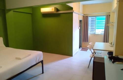 Wang Burapha Phirom Apartment | GO INN The Grand Palace - MRT Samyot Station
