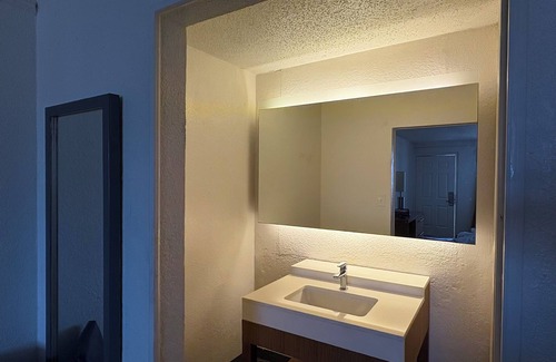 Harlandale Hotel | GO2 Inn & Suites by Relianse