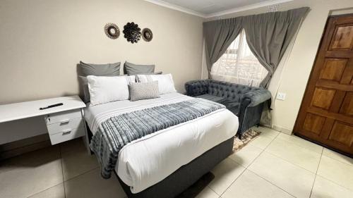 Vosloorus House | Godide Guesthouse