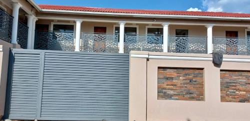 Vosloorus House | Godide Guesthouse