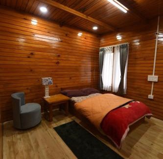 Along House | GoibaHomes
