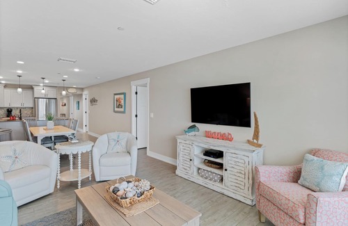 Indian Shores Condo | Going Coastal Condo with Stunning Gulf View!
