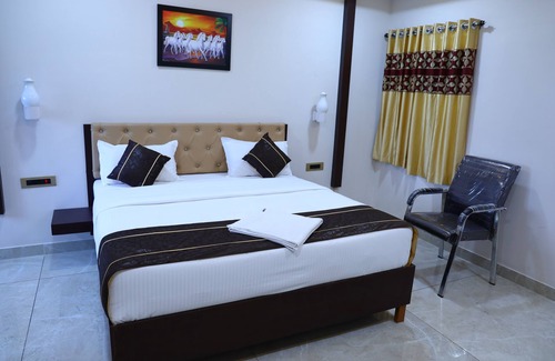 Srikalahasti Hotel | Gokulam Grand