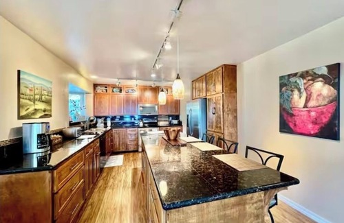 Gold Beach House | Gold Beach’s favorite family friendly two-story home with ocean views.