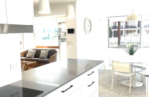 Broadbeach Waters House | Gold Coast Central Waterfront House with Pool