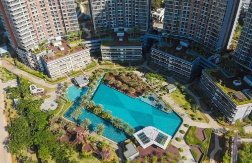 Pantai Indah Kapuk Apartment | Gold Coast PIK 1BR SeaView TV43Inch by Micky Studio
