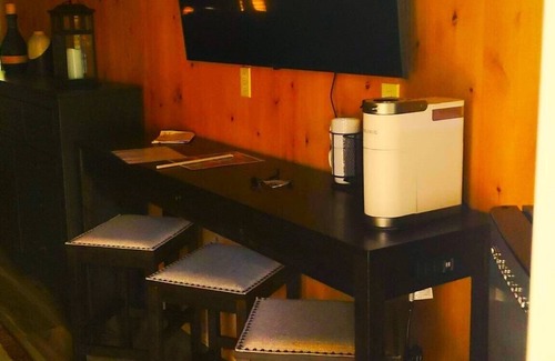 Cave Junction Cabin | Gold Creek Cabin 3 - Restrooms and Showers are only a short walk away.