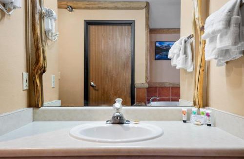 Cripple Creek Hotel | Gold King Mountain Inn