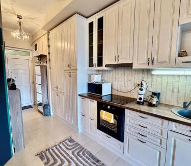 Kecskemet Apartment | Gold Moon Apartment