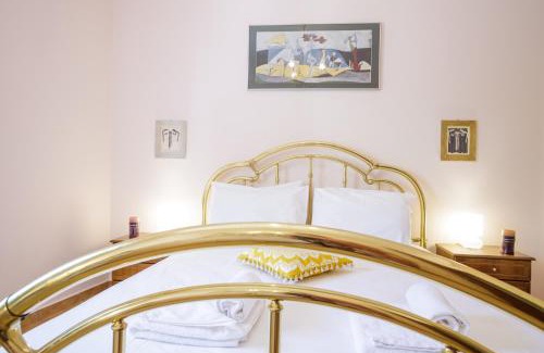 Petalidi House | Gold n Blu Petalidi