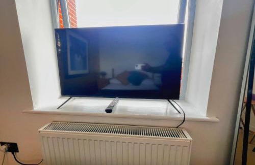 Sherborne St. John House | GOLD Penthouse Room 5min to Basingstoke Hospital