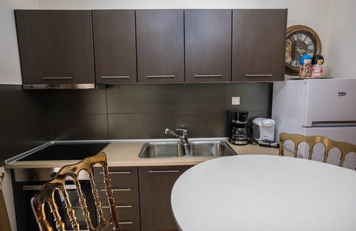 Drama Apartment | Gold Residences