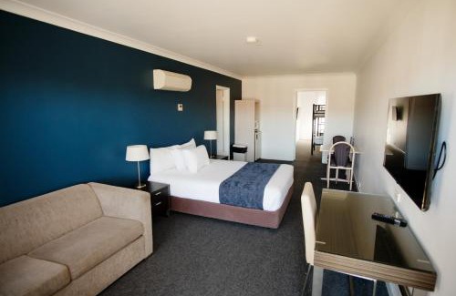Queanbeyan East Hotel | Golden Age Motor Inn