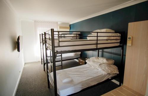 Queanbeyan East Hotel | Golden Age Motor Inn