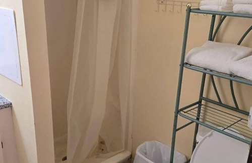 Traer Hotel | Golden Door Motel