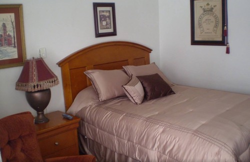 Traer Hotel | Golden Door Motel