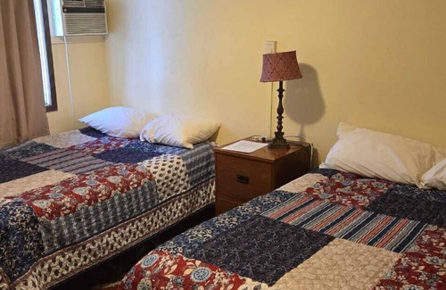 Traer Hotel | Golden Door Motel