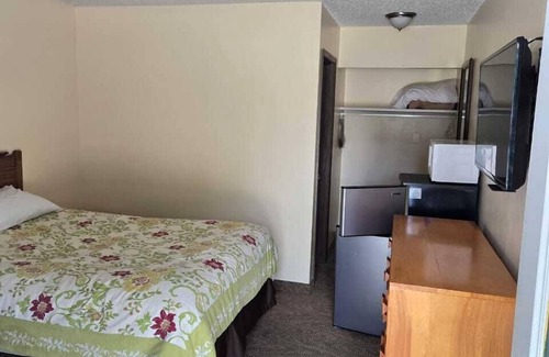 Traer Hotel | Golden Door Motel
