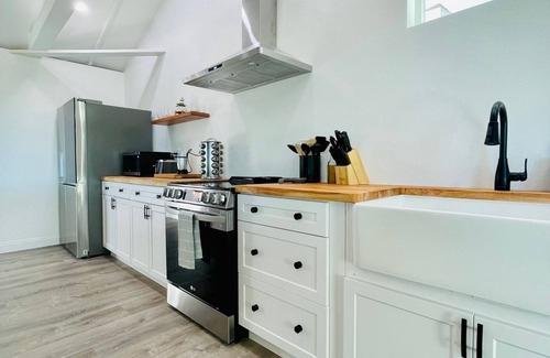 Joshua Tree House | Golden Eagles Nest, luxurious space, near JT Park