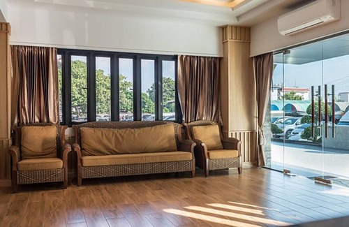 Lat Krabang Hotel | Golden Foyer Suvarnabhumi Airport Hotel