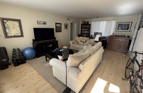 Cow Hollow Condo | Golden Gate Bridge View and Close to Union St. Restaurants/Bars/Shops