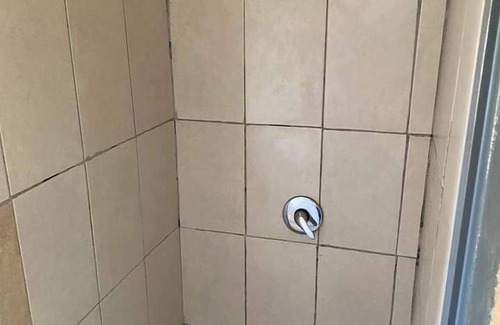 Mahikeng House | Golden gate guesthouse 0787391431