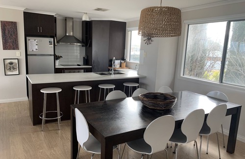Aldinga Beach House | Golden Glow Getaway, Aldinga Beach. Previously Purple Pearl
