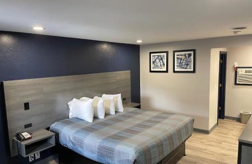 Danbury Hotel | Golden Hill Inn-Danbury